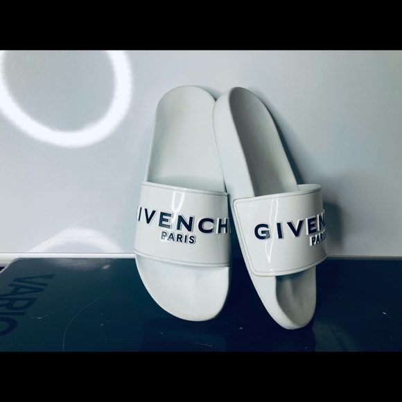 GIVENCHY SLIDES- Men’s size 7 (Women’s 9) - Picture 3 of 5